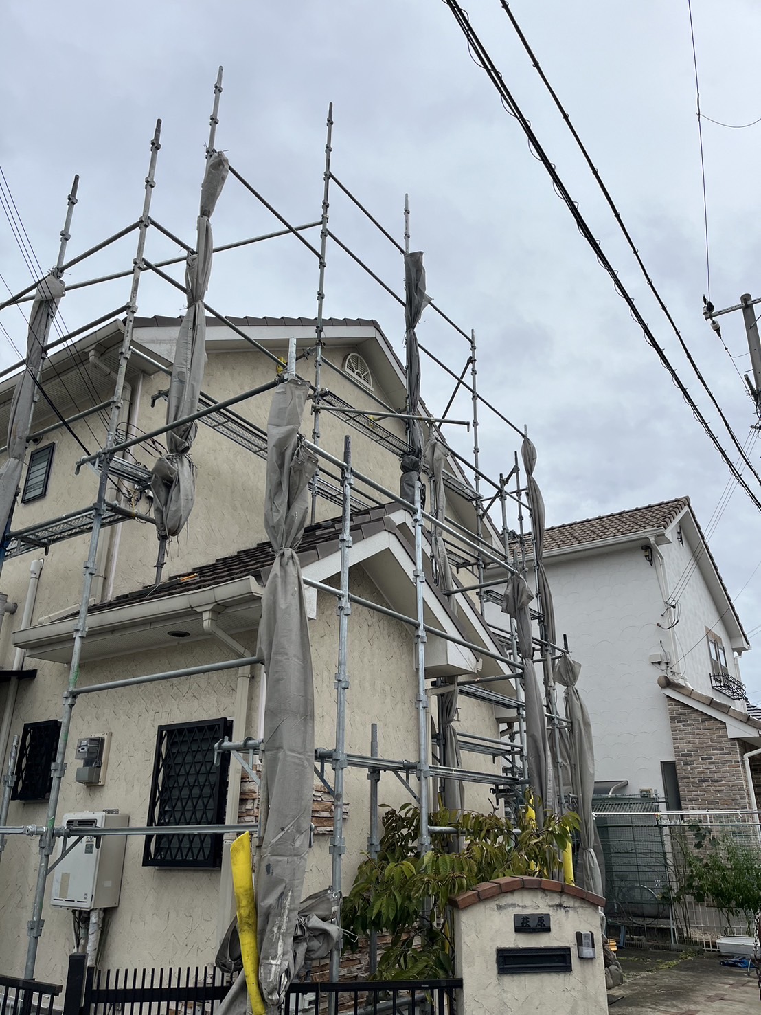 足場組立　台風養生